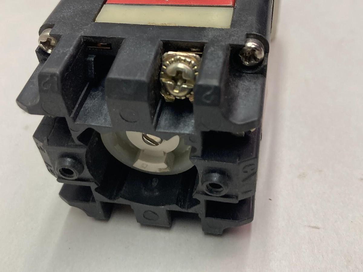 Used Micro Switch,911CRF011BC,Selector Switch 120V 50/60Cy