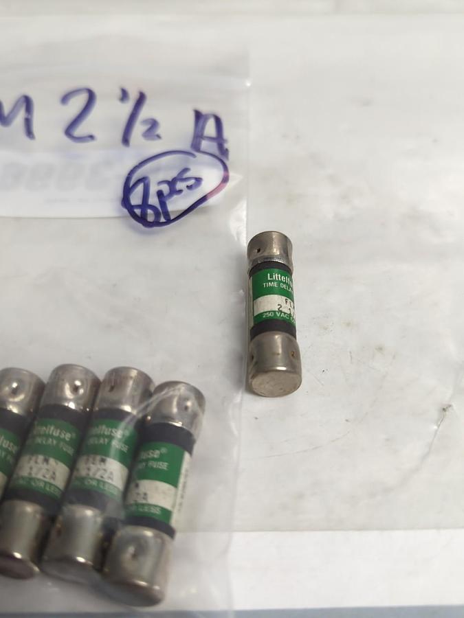 Used LITTELFUSE,FLM2-1/2,TIME-DELAY 2-1/2 AMP FUSE LOT OF 8 PRE-OWNED