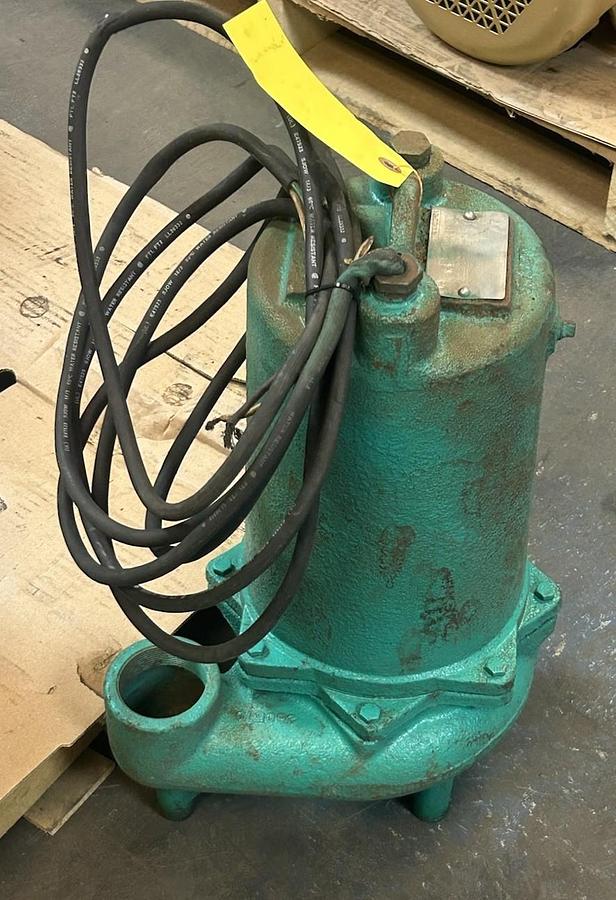 Used MYERS,SB1-1/2-A,SUBMERSIBLE SEWAGE PUMP 1/2HP 230V