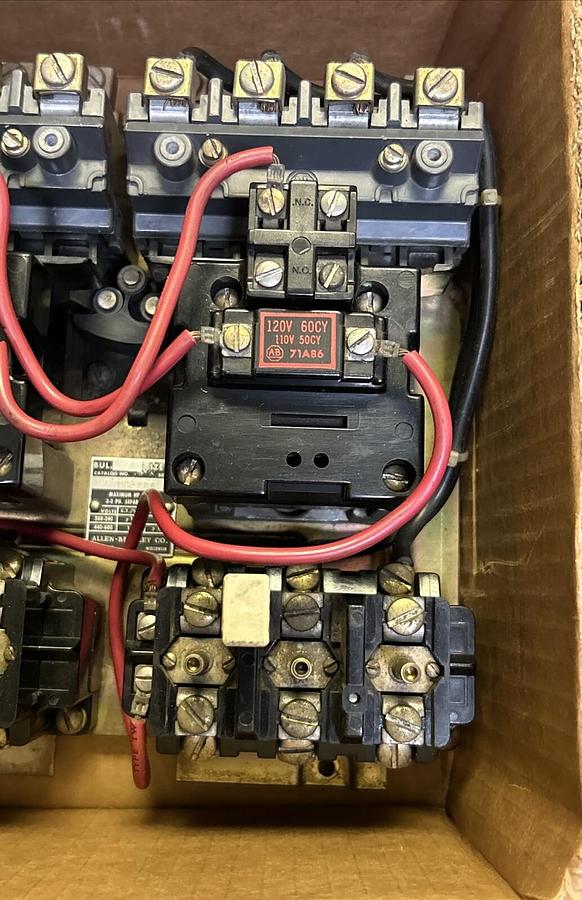 Used ALLEN BRADLEY,X-241226,REVERSING STARTER SIZE 1