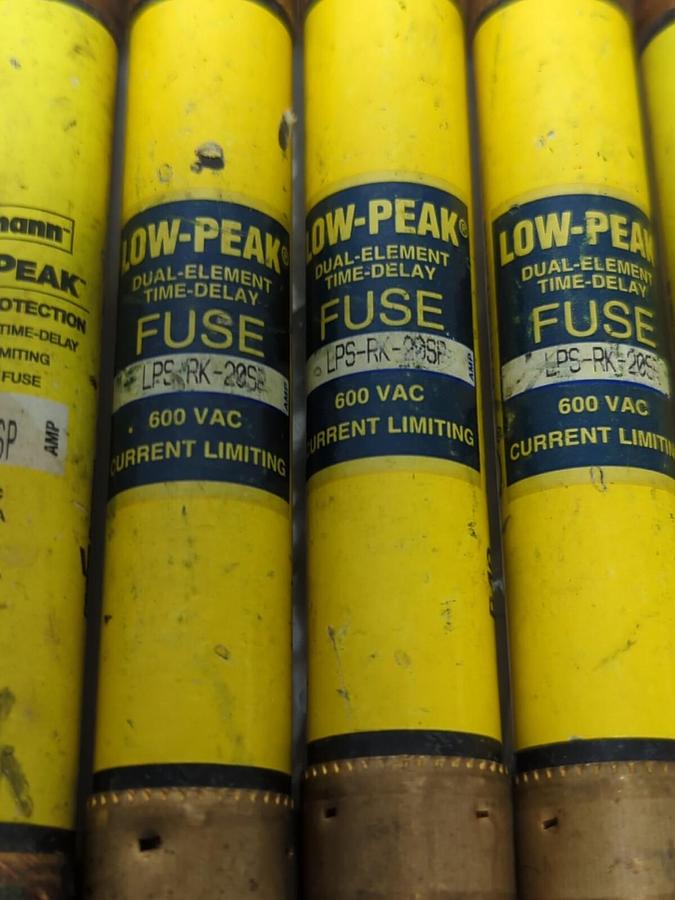 Used COOPER BUSSMANN,LPS-RK-20SP,LOW-PEAK 20 AMP FUSE LOT OF 10 PRE-OWNED
