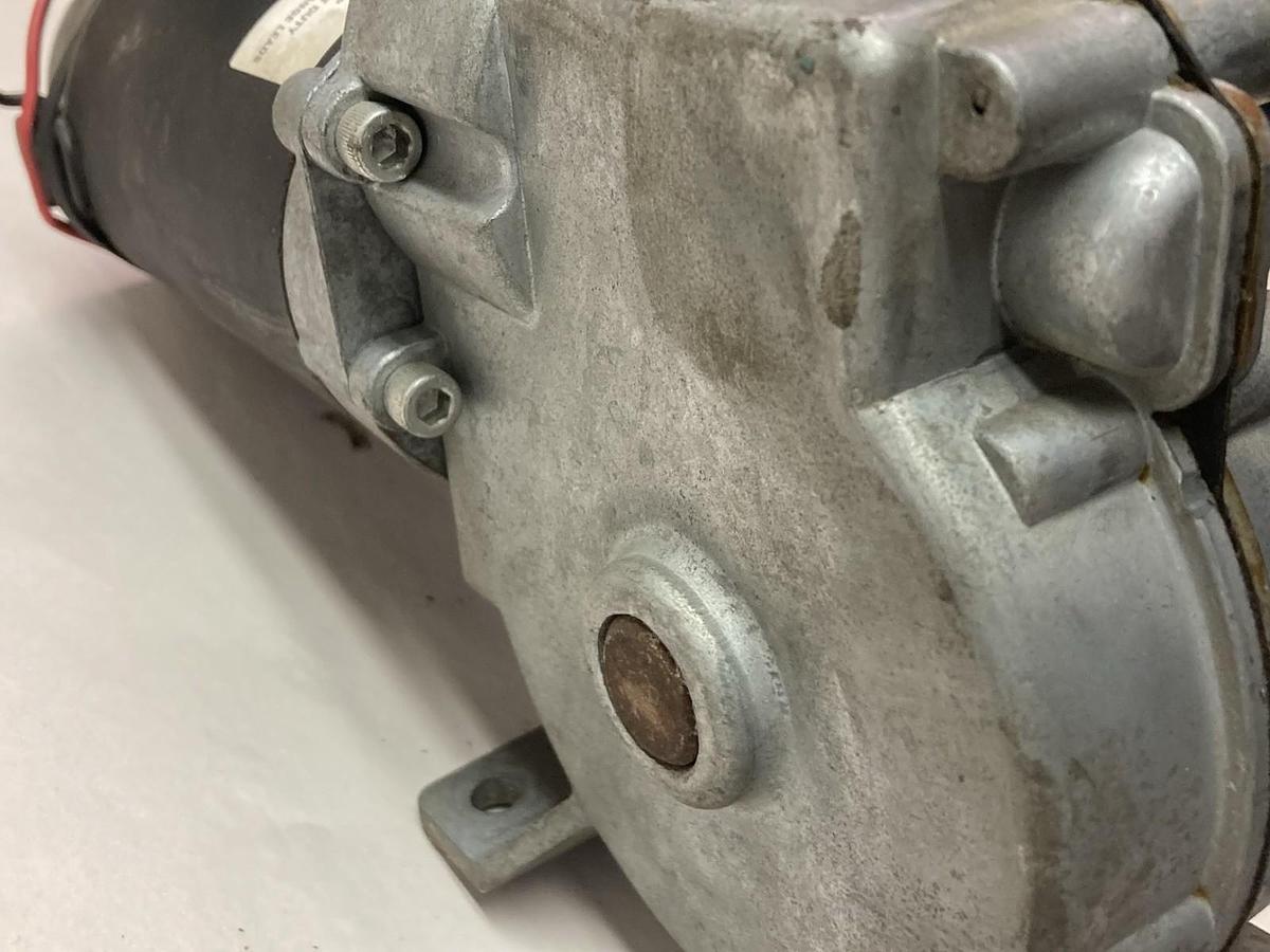 Used Von Weise,Model V02625AA07,Gear Motor 115V 1/8Hp 1.1A