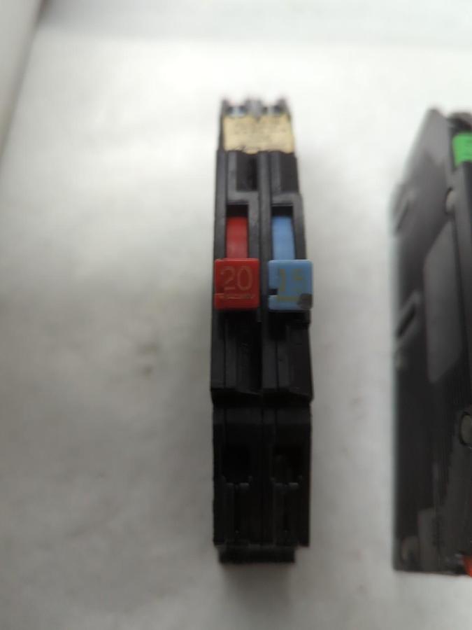 Used ZINSCO,R381520,TANDEM CIRCUIT BREAKER 15/20 AMP 1-POLE LOT OF 2 PRE-OWNED