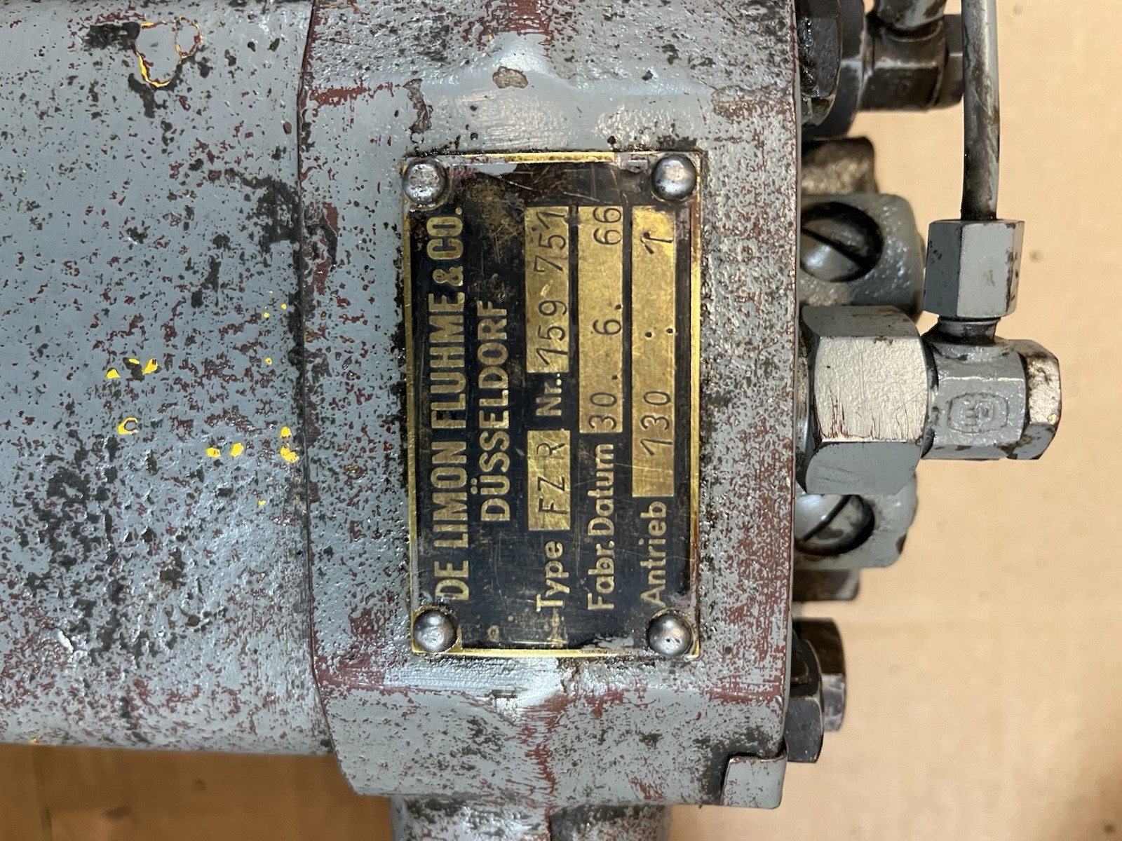 Used DE LIMON FLUHME,FZR 159-751,CENTRAL GREASE PLUNGER PUMP