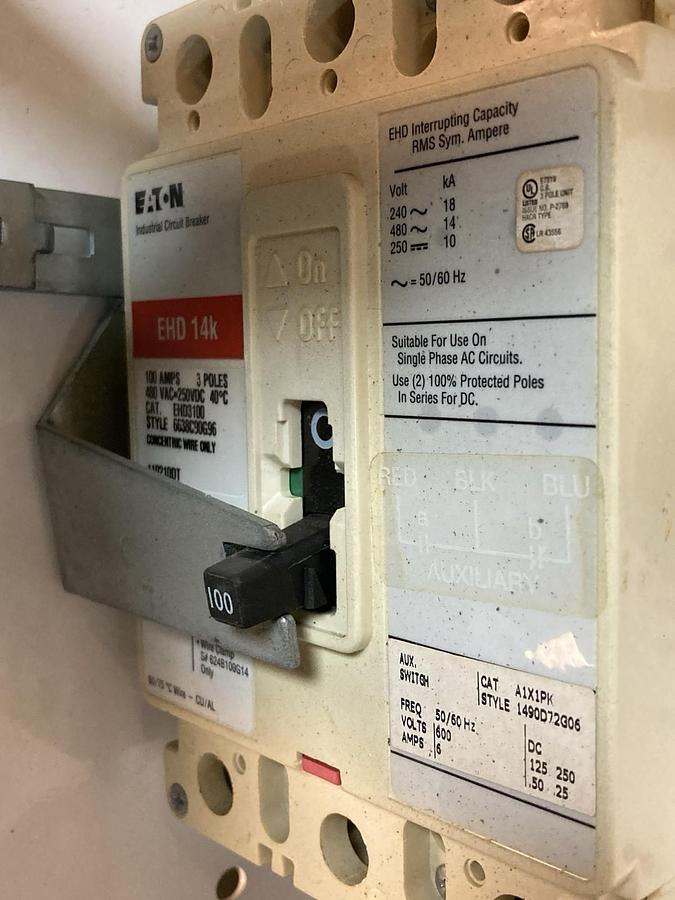 Used Cutler-Hammer,100A,24 INCH MCC Disconnect Feeder Bucket 480V 60Hz