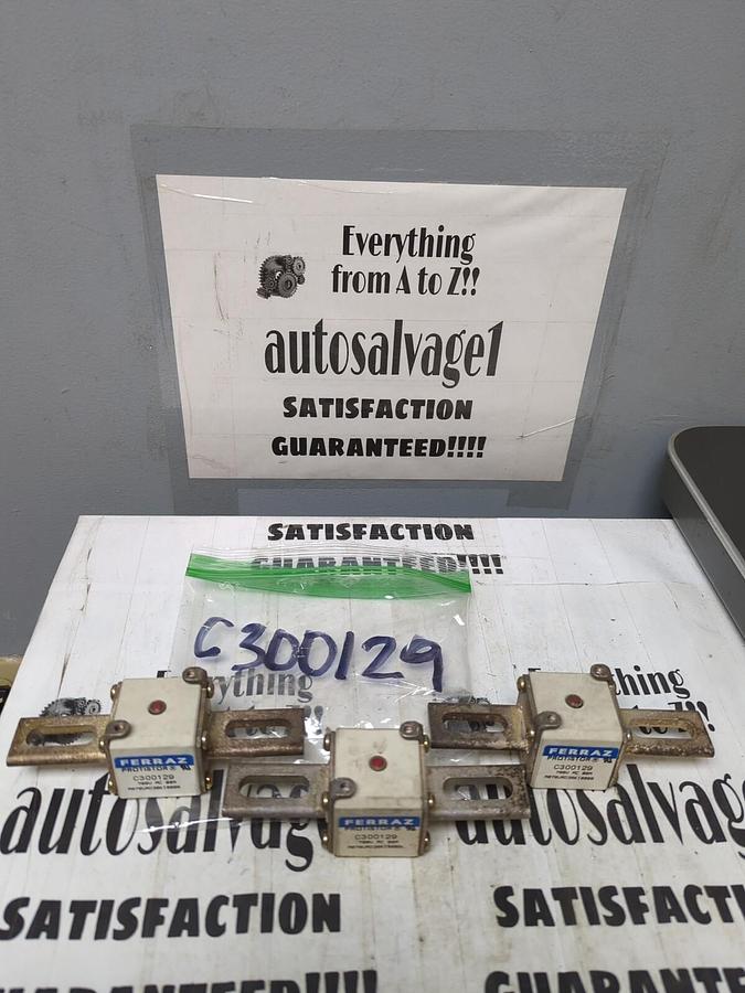 FERRAZ SHAWMUT,C300129,PROTISTOR FUSE W/ INDICATOR 700VAC/80A LOT OF 3 NOS