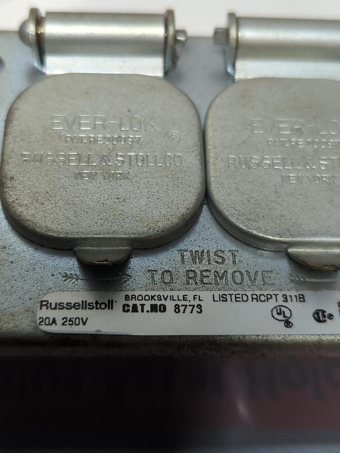 RUSSELLSTOLL,8773,RECEPTACLE 3-WIRE 20A 250V NOS