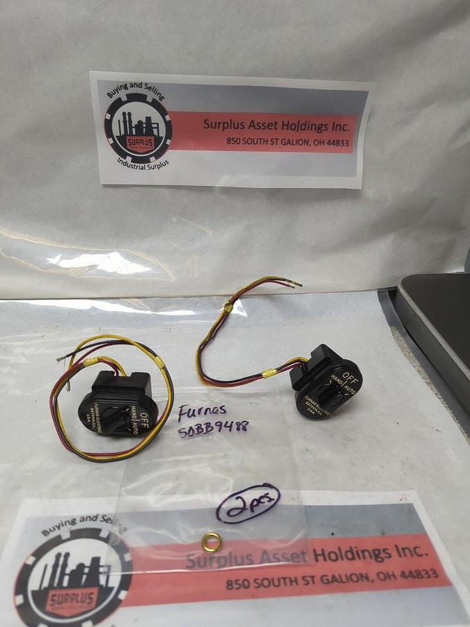 Used FURNAS,50BB9488,HOA HANDS-OFF-AUTO SELECTOR SWITCH LOT OF 2 PRE-OWNED