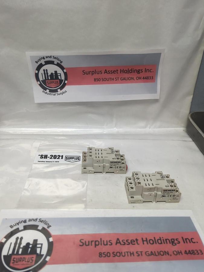 Used SIEMENS,3TX7144-4E8,TOUCH SAFE SOCKET RELAY 16 AMP 300 VOLT LOT OF 2 PRE-OWNED