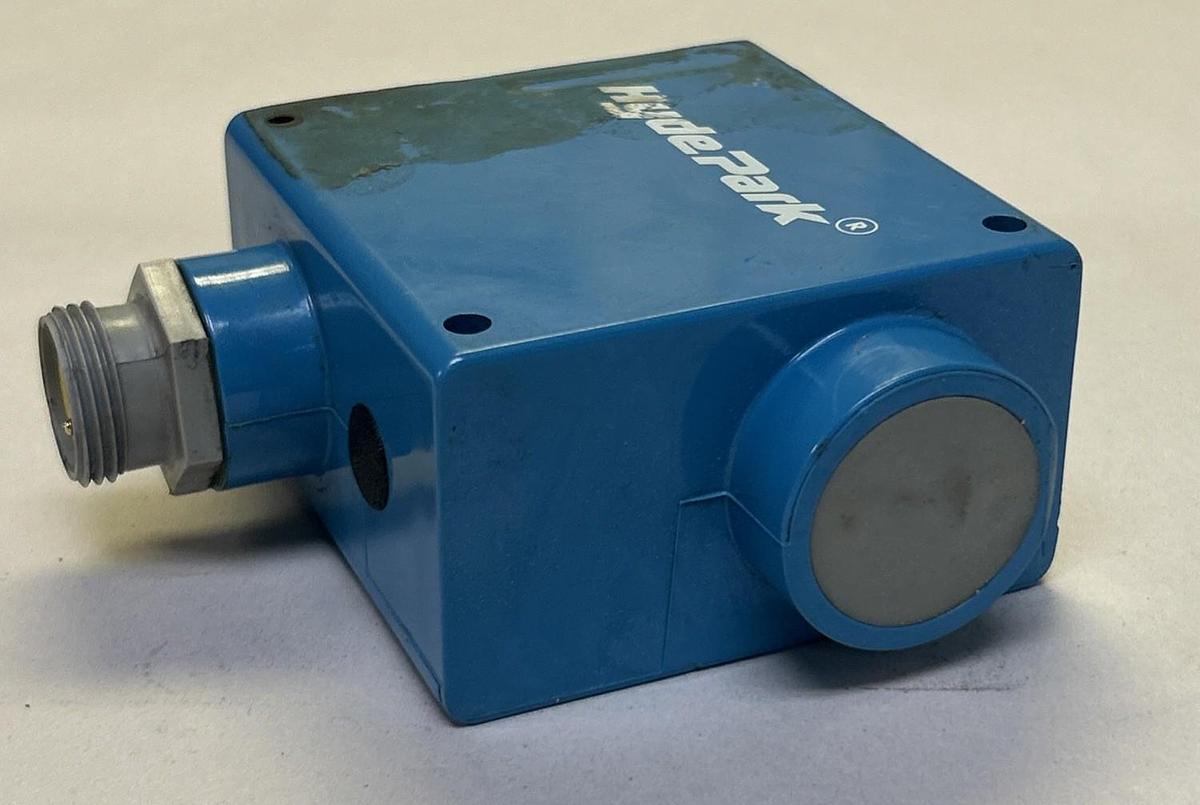 Used HYDEPARK,SM570B-100,ULTRASONIC SENSOR