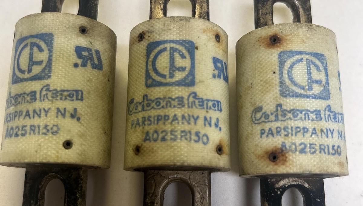Used CARBONE FERRAZ,A025R150,FUSE 150A 250V LOT OF 3