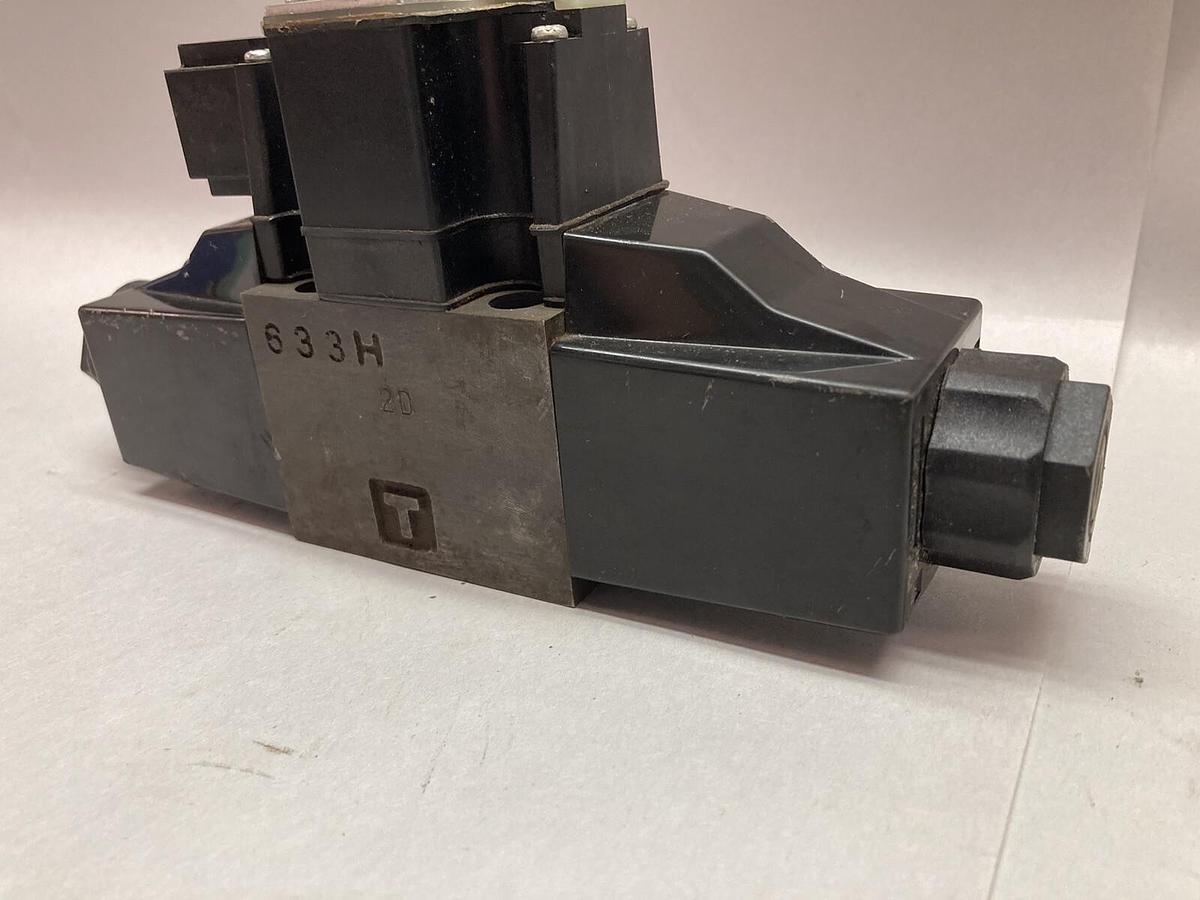 Used Daikin,KSO-G02-2DA-20,Solenoid Control Valve