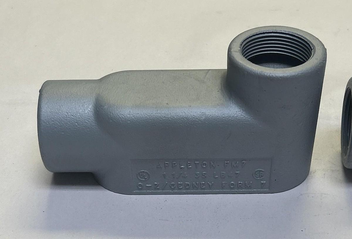 APPLETON,LB47,ALUMINUM CONDUIT BODY 1-1/4INCH LOT OF 2 NOS