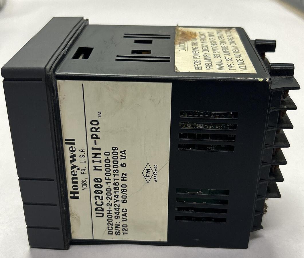 Used HONEYWELL,DC200H-2-200-1F0000-0,TEMPERATURE CONTROLLER