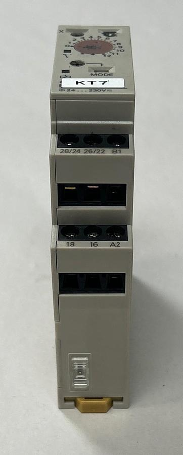 Used OMRON,H3DE-M2,MULTIFUNCTION TIMER RELAY