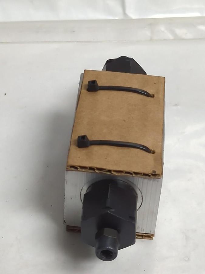 REXROTH,R900564521,CHECK VALVE Z2FSK 6-2-12/2QV NOS