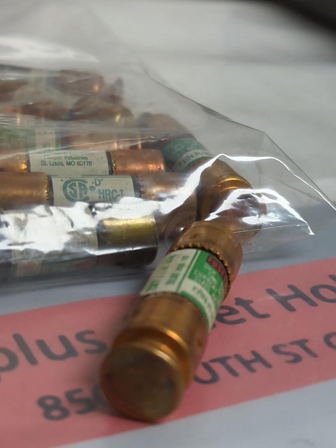 Used COOPER BUSSMANN,FRN-R-25,FUSETRON 25 AMP FUSE LOT OF 18 PRE-OWNED