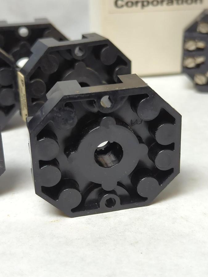 CUSTOM CONNECTOR,RB08-PC,OCTAL RELAY SOCKET 8-PIN10 AMP 600V LOT OF 10 NOS