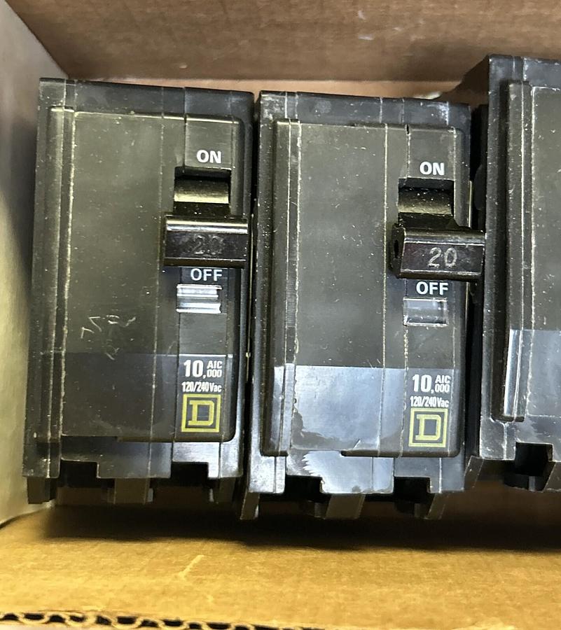 Used SQUARE D,Q0B220,CIRCUIT BREAKER 20A 120/240V 2P LOT OF 6 REFURBISHED