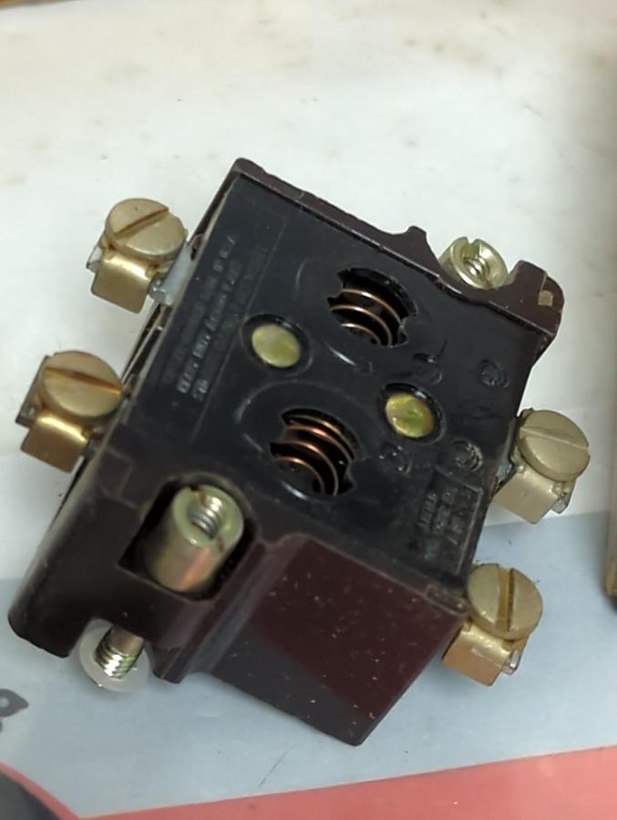 CUTLER HAMMER,10250,CONTACT BLOCK T3 LOT OF 4 NOS