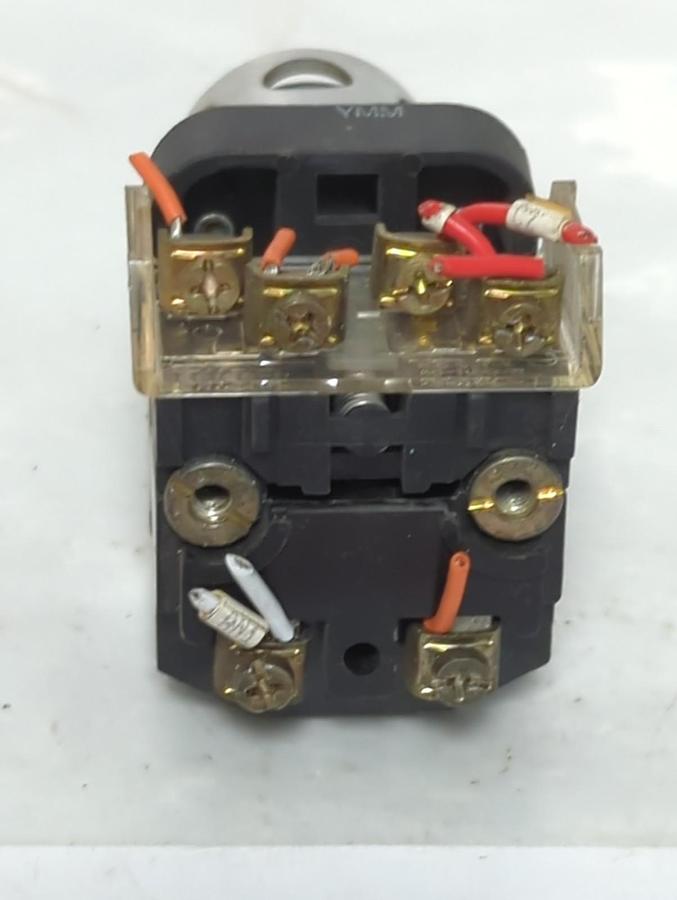 Used ALLEN BRADLEY,800T-PB16,SER T GREEN ILLUMINATED PUSH BUTTON PRE-OWNED