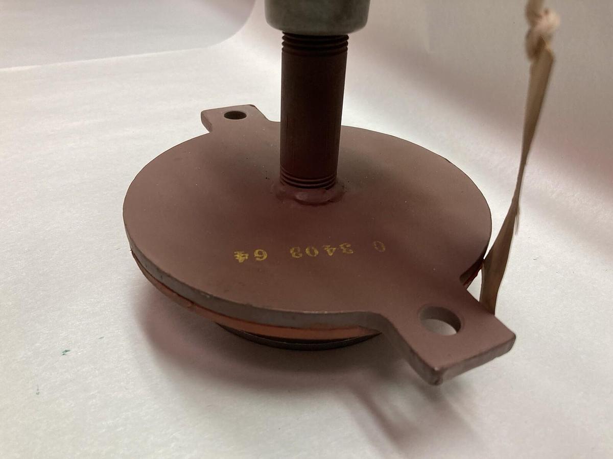 Used Robertshaw,304A-B2-A1,Level-Tek Capacitance Actuated Level Controller