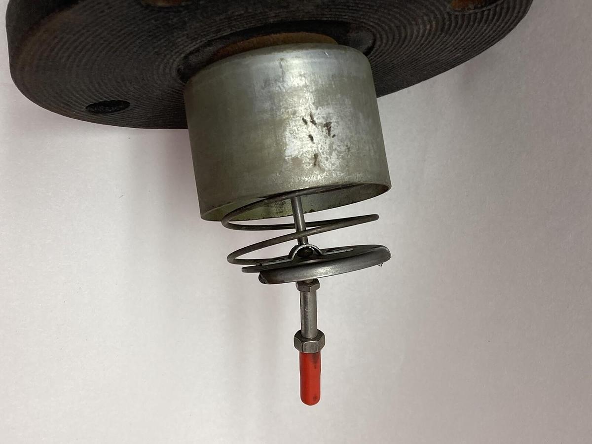 Used Magnetrol,510-1G2A-ABF,Displacement Level Switch 155 PSIG