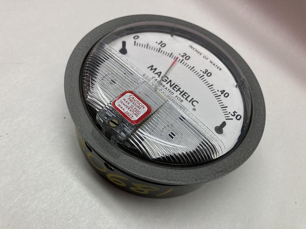 Dwyer Magnehelic,2000-0,Differential Pressure Gauge 0-0.50 Inch