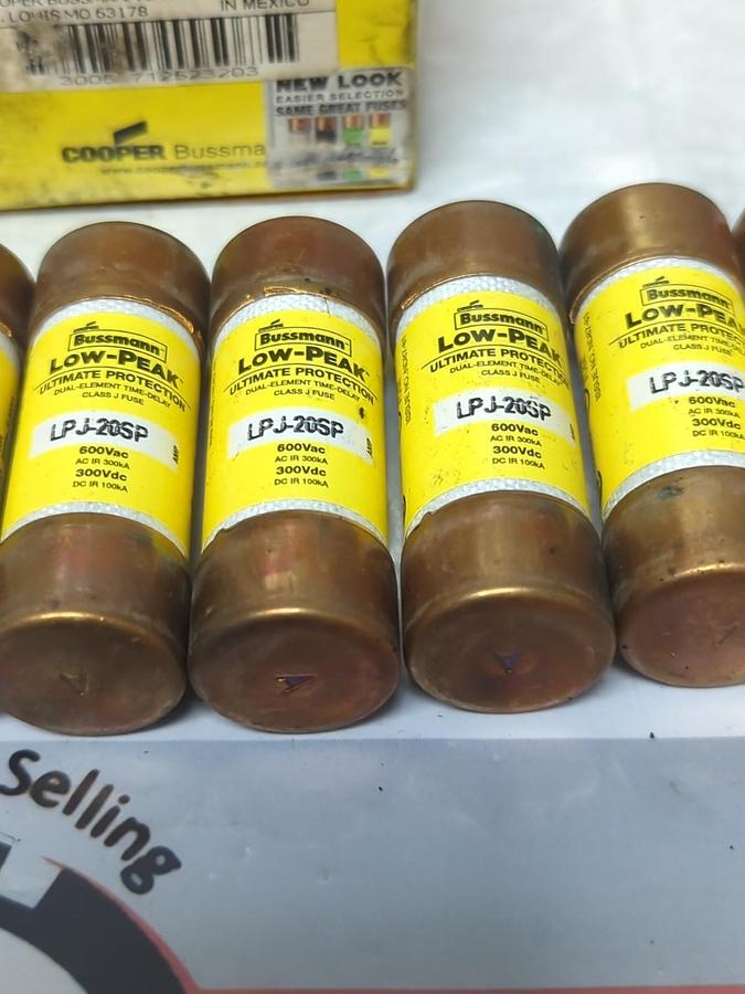 COOPER BUSSMANN,LPJ-20SP,LOW PEAKE 20 AMP FUSE LOT OF 8 NOS