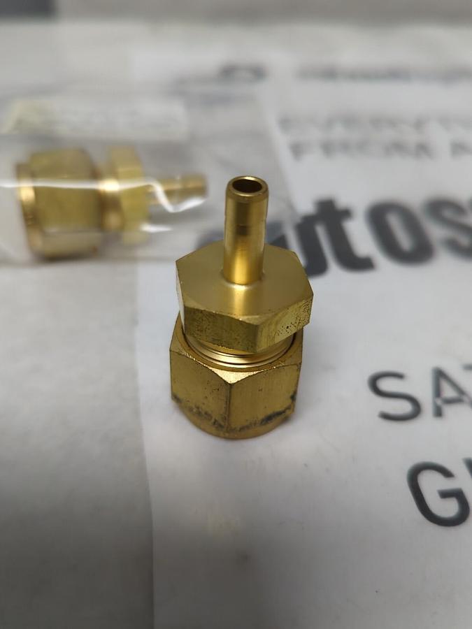 SWAGELOK,B-810-R-4,1/2T X 1/4TA REDUCER LOT OF 2 NOS