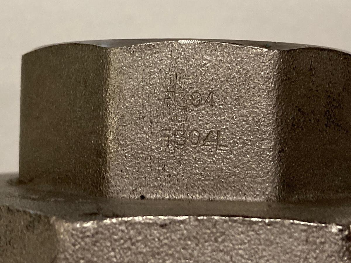 NOB,725127 SA182,1-3/4 INCH Octagon Socket Weld Pipe Union F304/F304L