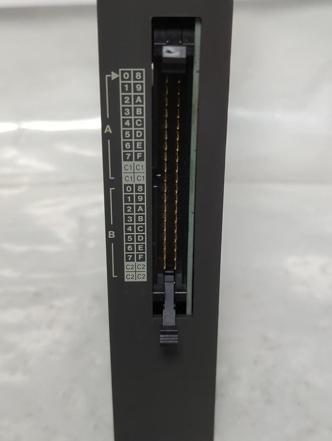 Used TOSHIBA,TC32A0CN,OUTPUT MODULE 100/110VAC 1 A PRE-OWNED