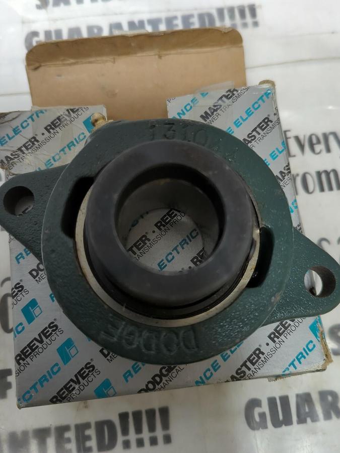 DODGE,131065 F2BSXR106,FLANGE MOUNT BEARING 2-BOLT BASE 1-3/8 INCH BORE NOS