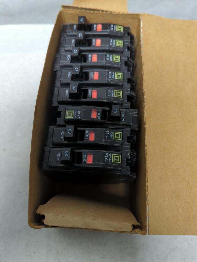 SQUARE D,Q0120,PLUG-ON CIRCUIT BREAKER 1-POLE 20 AMP PACK OF 8 NEW