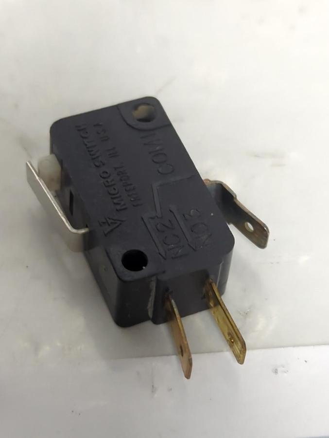 Used HONEYWELL,V7-1C17D8-002,MICRO SWITCH LOT OF 2 PRE-OWNED