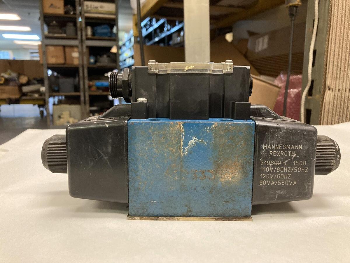 Used Mannesmann Rexroth,4WE10U40/CW110N 9DK25L,Directional Valve