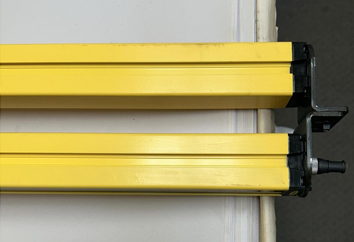 Used BANNER,SLSCR14-1050P8 / SLSCE14-1050P8,LIGHT CURTAIN SET