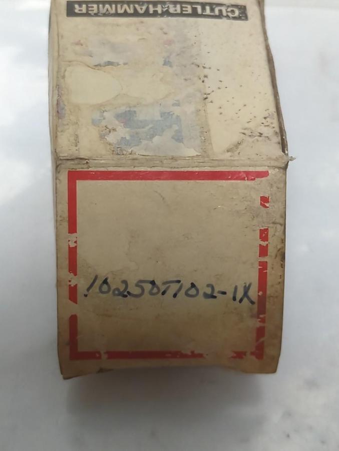 CUTLER HAMMER,10250T102-1X,BUTTON OPERATOR RED NOS