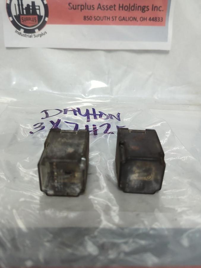 Used DAYTON,3X742E,PLUG IN RELAY 11-PIN 6AMP LOT OF 2 PRE-OWNED