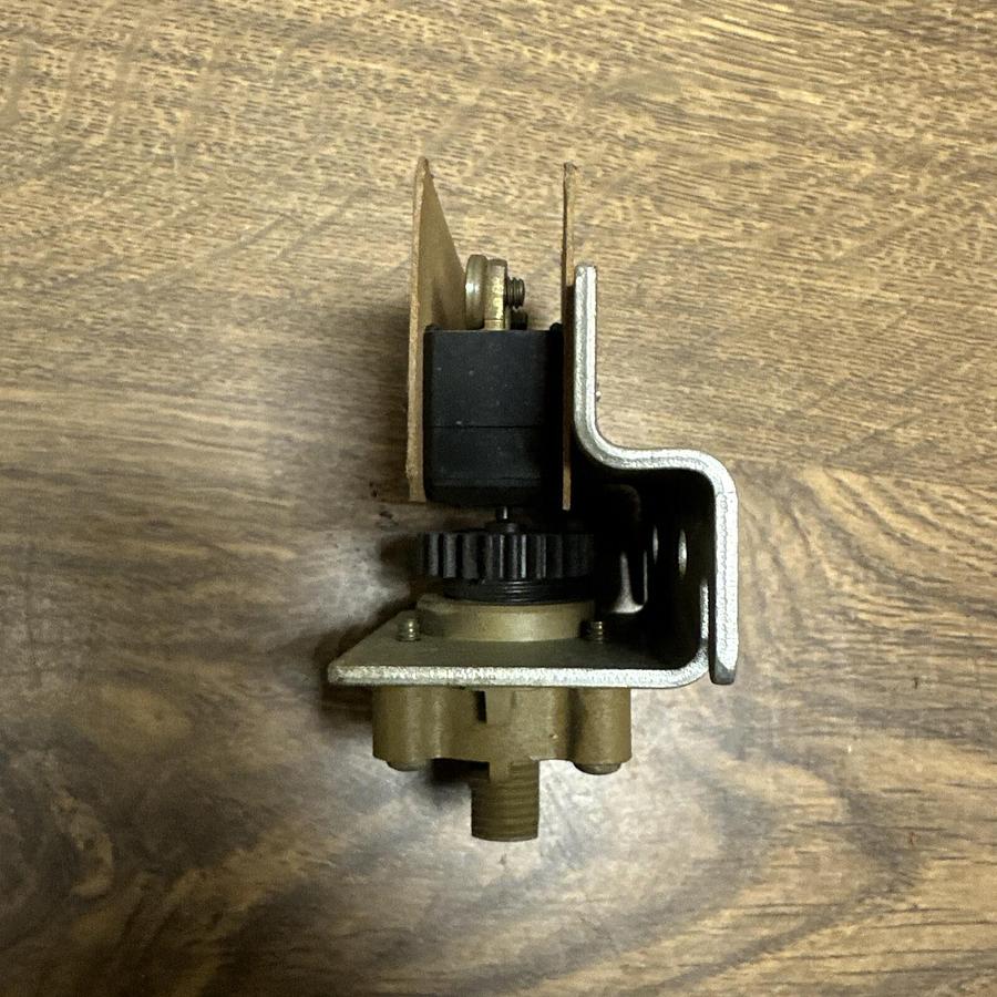 Used Honeywell,P658B 1012 1,Pressure Control Relay