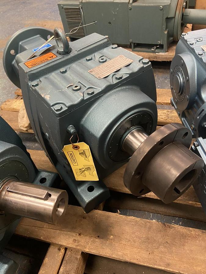 SEW Eurodrive,R87AM256,Gear Reducer Ratio 8.22