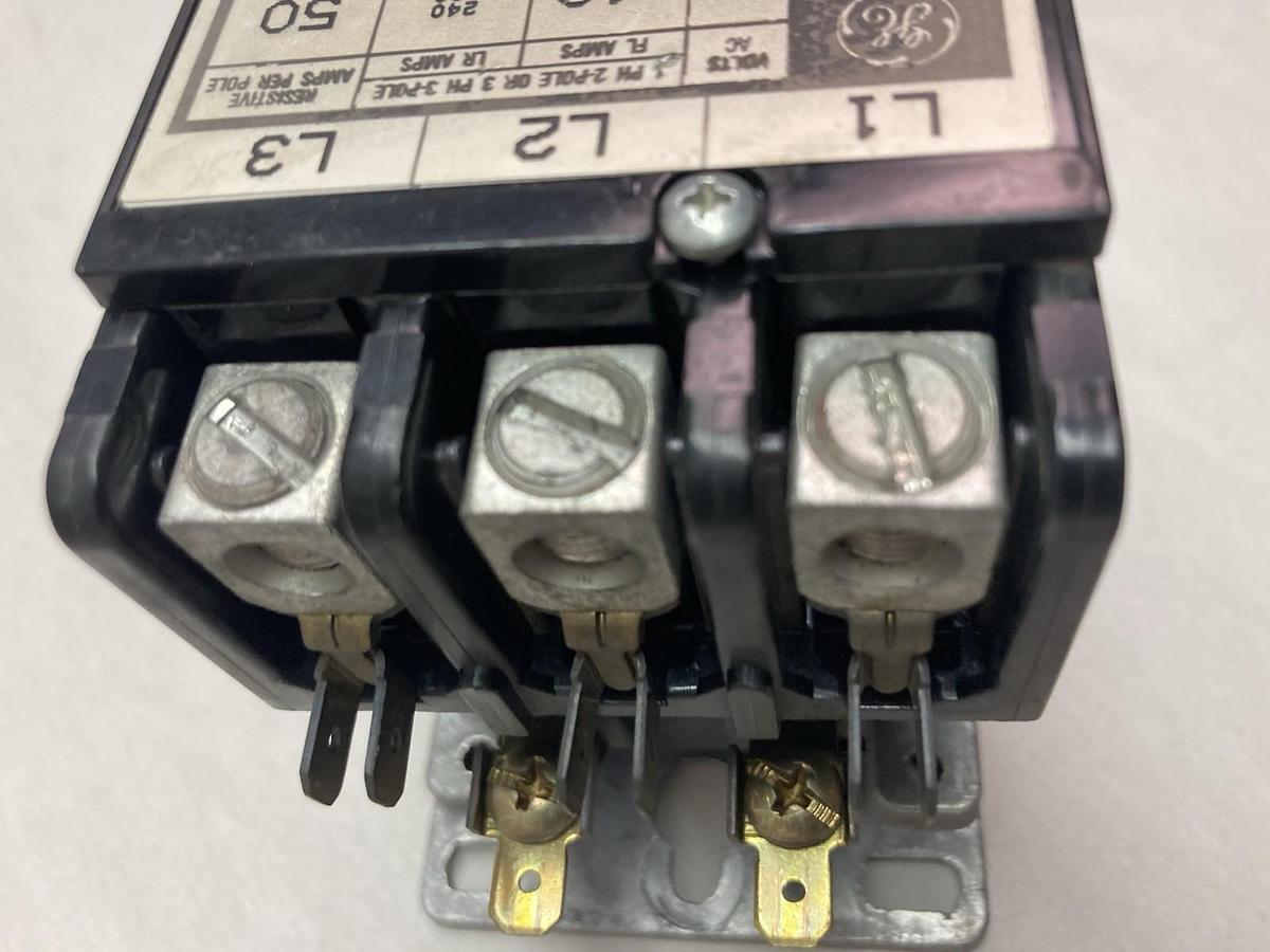 Used General Electric,CR353AD3BH1,3-Pole 50A 240VAC Contactor