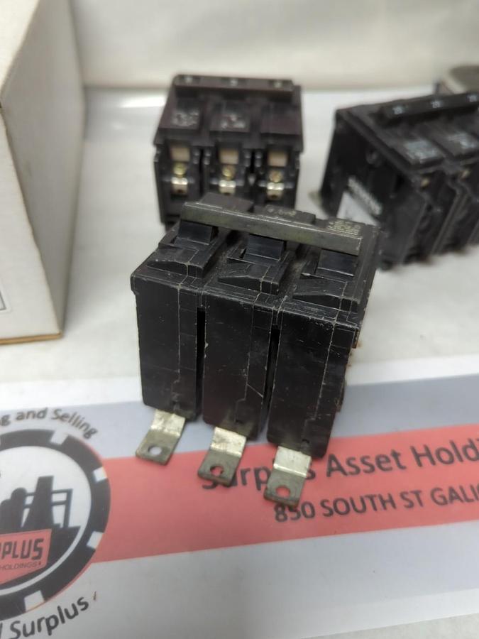 Used SIEMENS,B3020,CIRCUIT BREAKER 20 AMP 3-POLE LOT OF 3 PRE-OWNED