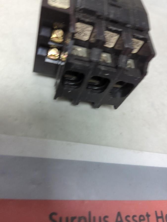 Used SQUARE D,QOB31001021,CIRCUIT BREAKER 100 AMP 3-POLE WITH SHUNT TRIP PRE-OWNED