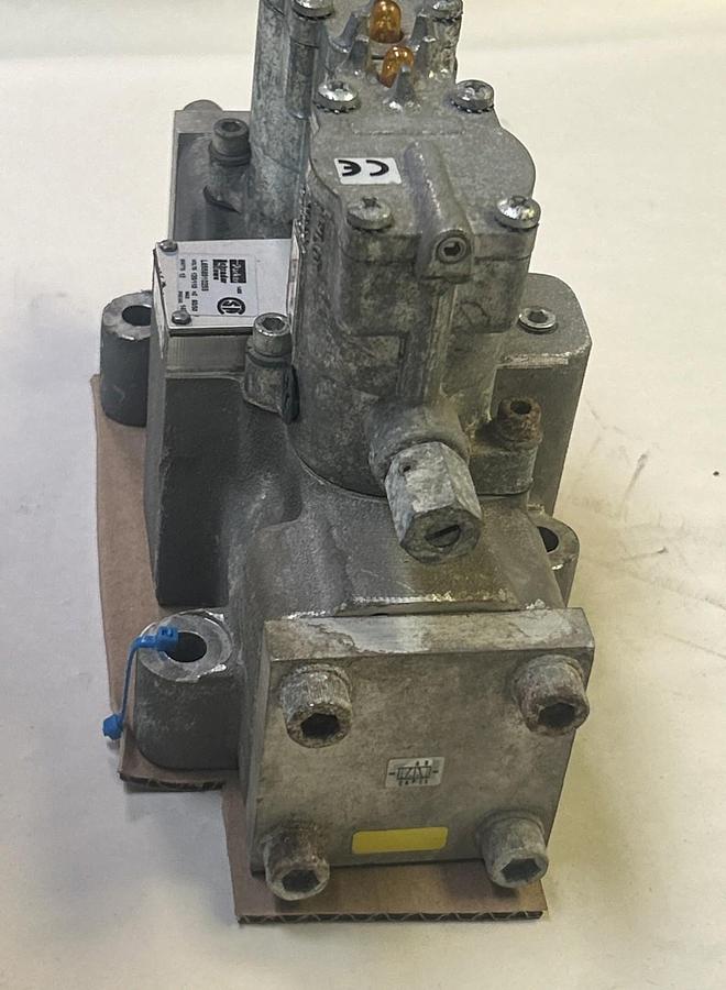 Used PARKER,L6558910253,SOLENOID VALVE