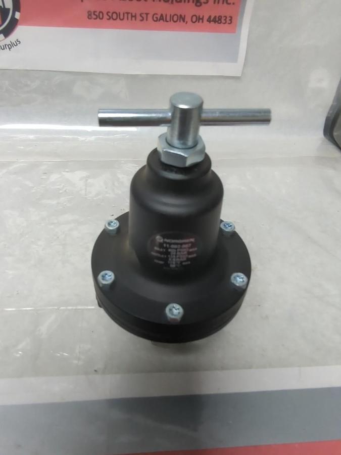 NORGREN,11-002-007,AIR PRESSURE REGULATOR PRE-OWNED