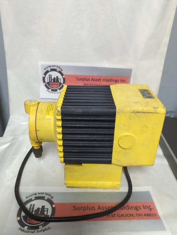 Used MILTON ROY,B711-191S,CHEMICAL METERING PUMP 115VAC 50/60HZ 1.5A USED