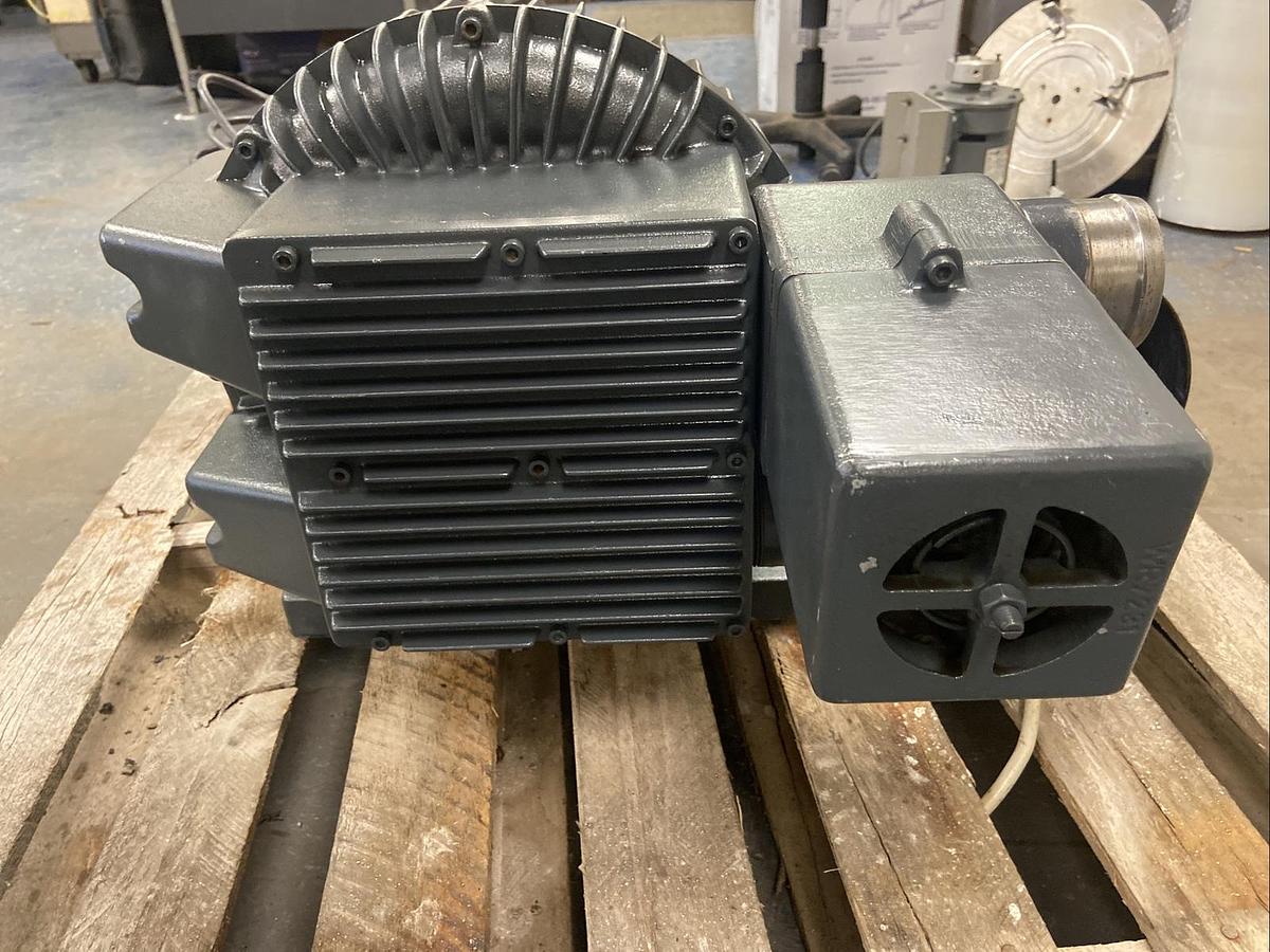 Used Rietschle,SKG 300-2.01,Vacuum Pump 220/380V 15/8.6 Amps 3.6Kw