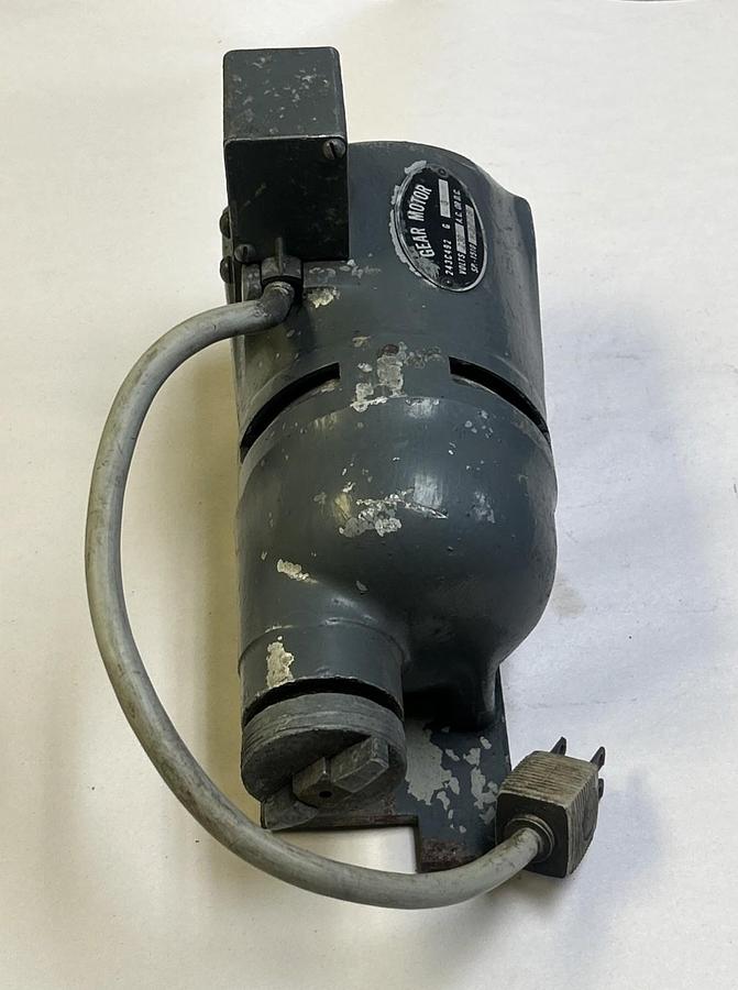 Used GENERAL ELECTRIC,243C492G3,GEAR MOTOR 230V AC OR DC