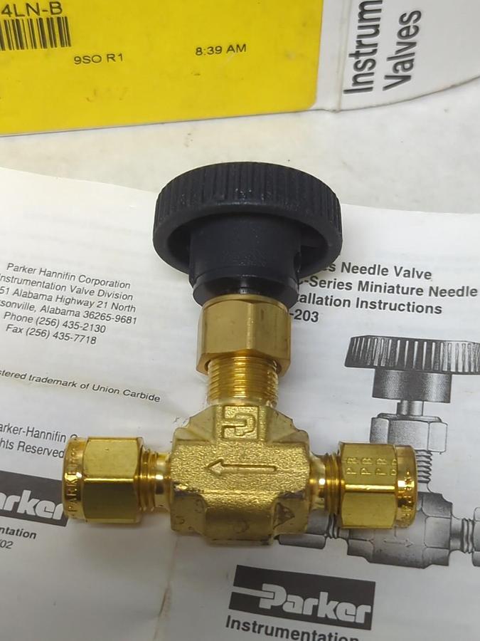PARKER,4Z-V4LN-B,BRASS NEEDLE VALVE NOS
